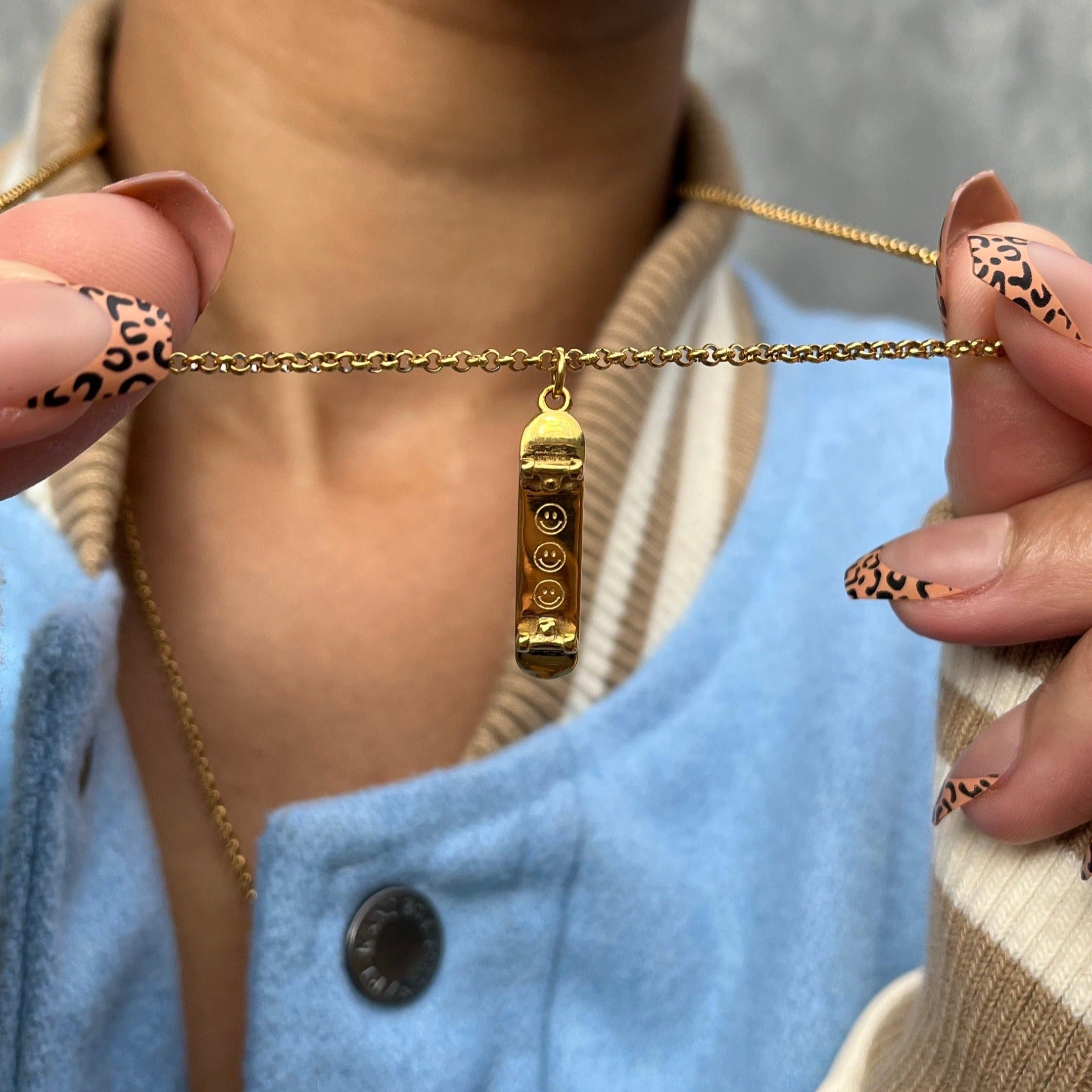 Smiley Skateboard Chain